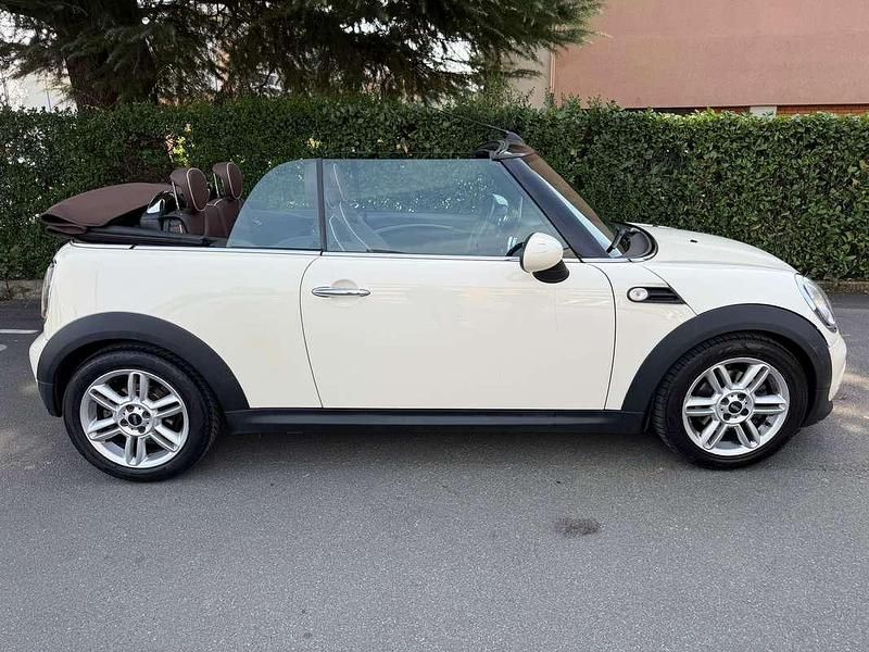 Usata Mini Cooper Cabriolet 111 CV (81 kW) 2012 Beige Cabrio
