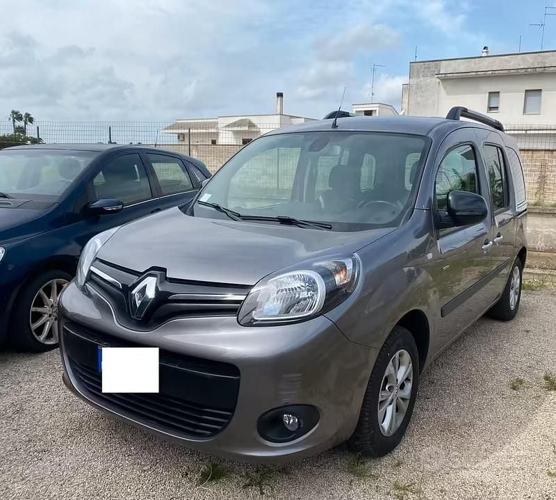 Usata Renault Kangoo 90 CV (66 kW) 2015 Grigio Monovolume