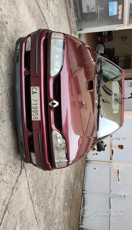 Usata Renault 19 135 CV (99 kW) 1992 Rosso Cabrio