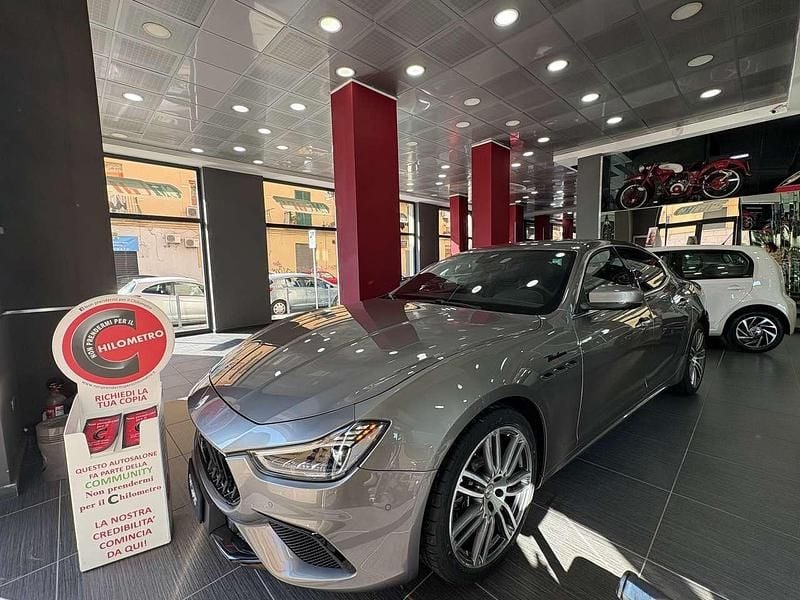 Argento Usata 2022 Maserati Ghibli Coupé | 53.790 € (Super prezzo) - Immagine 1/4