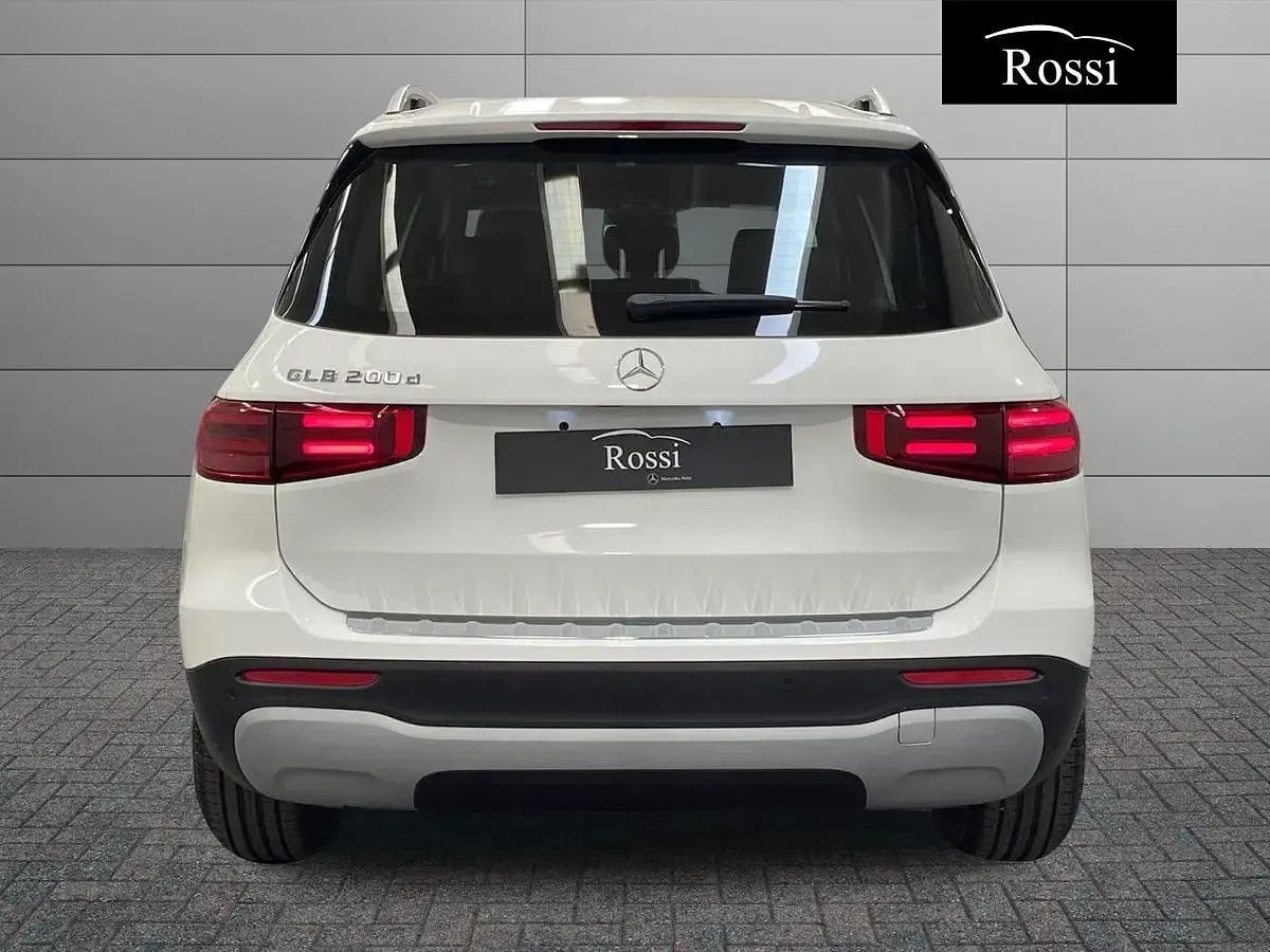Nuova Mercedes GLB200 Advanced 150 CV (110 kW) 2026 SUV