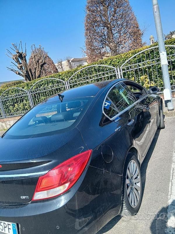 Usata Opel Insignia 194 CV (142 kW) 2012 Nero Berlina