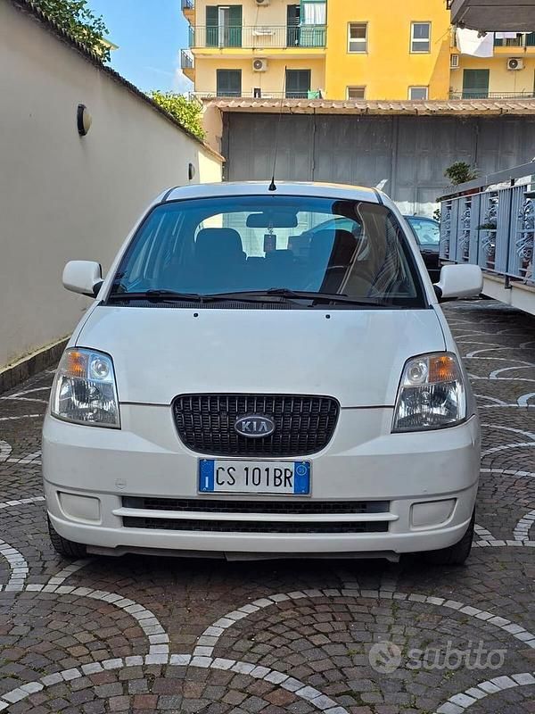 Usata Kia Picanto 61 CV (44 kW) 2005 Bianco Utilitaria