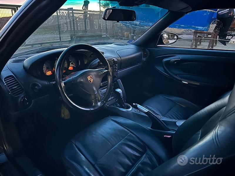 Usata Porsche 911 Carrera 4 Cabriolet 300 CV (220 kW) 2000 Nero Cabrio