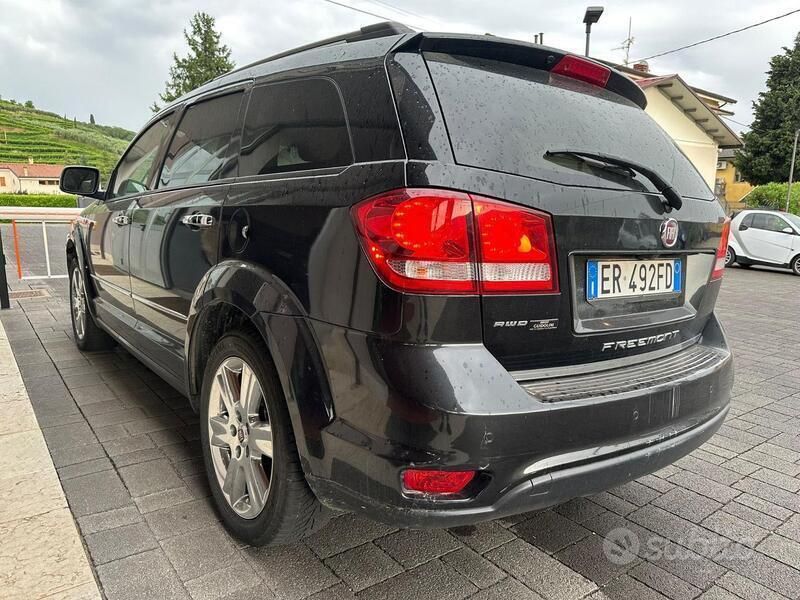 Usata Fiat Freemont 170 CV (125 kW) 2013 Nero SUV