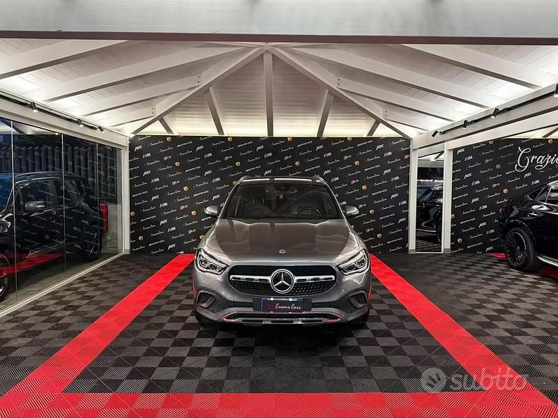 Usata Mercedes GLA200 150 CV (110 kW) 2021 Grigio SUV