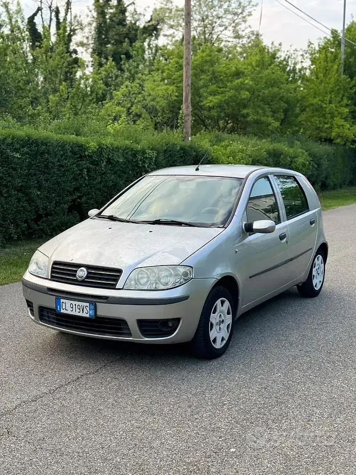 Occasion Fiat Punto 60 ch (44 kW) 2004 Blanc Citadine
