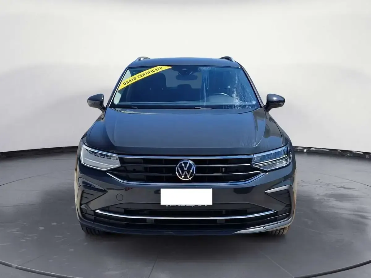 Usata VW Tiguan Life 150 CV (110 kW) 2023 Urano grey SUV