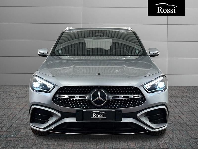 Nuova Mercedes GLA200 150 CV (110 kW) 2026 Nero notte SUV