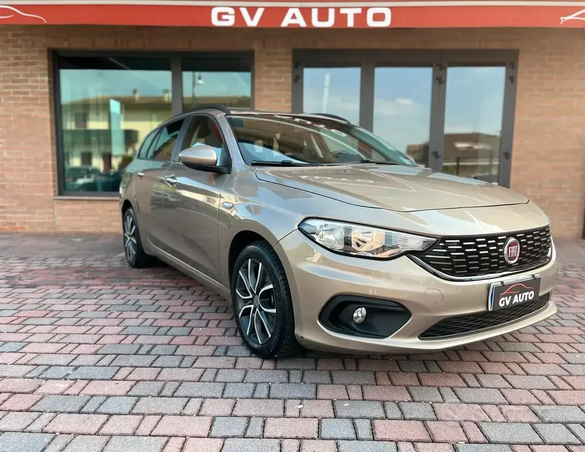 Usata Fiat Tipo Lounge 95 CV (69 kW) 2016 Beige Station wagon