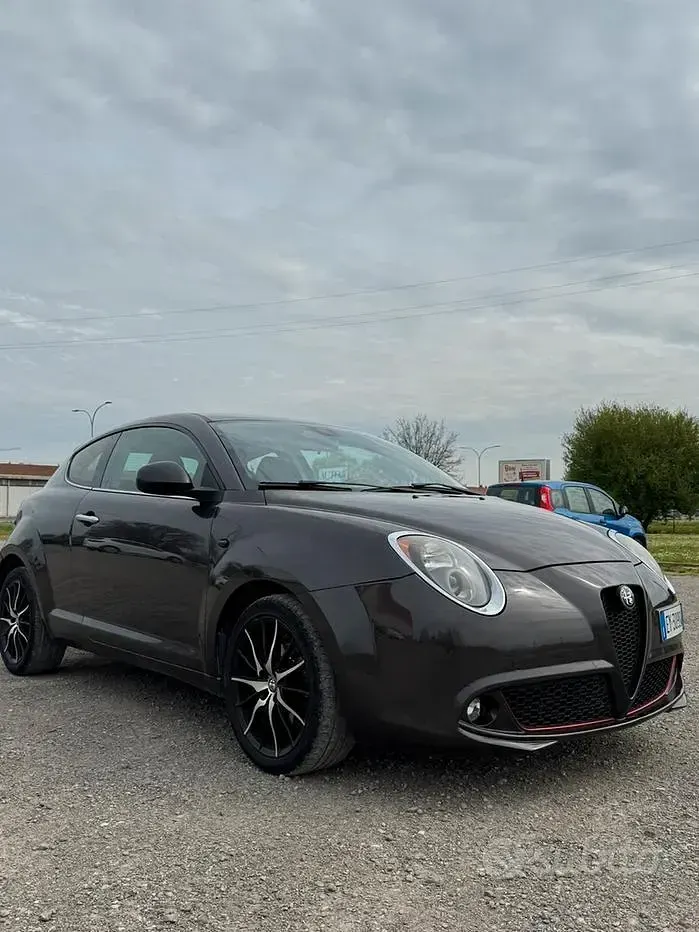 Usata Alfa Romeo MiTo Distinctive 95 CV (69 kW) 2015 Nero Utilitaria