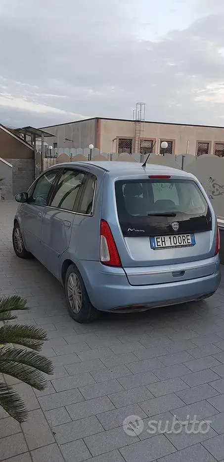 Usata Lancia Musa 95 CV (69 kW) 2011 Blu Monovolume