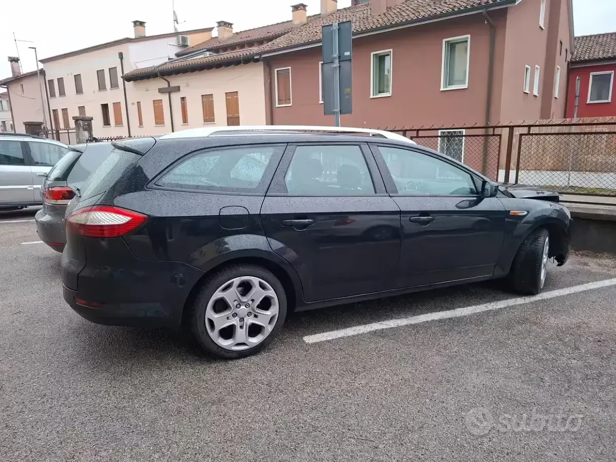Gebraucht Ford Mondeo Titanium 140 PS (102 kW) 2009 Schwarz Kombi