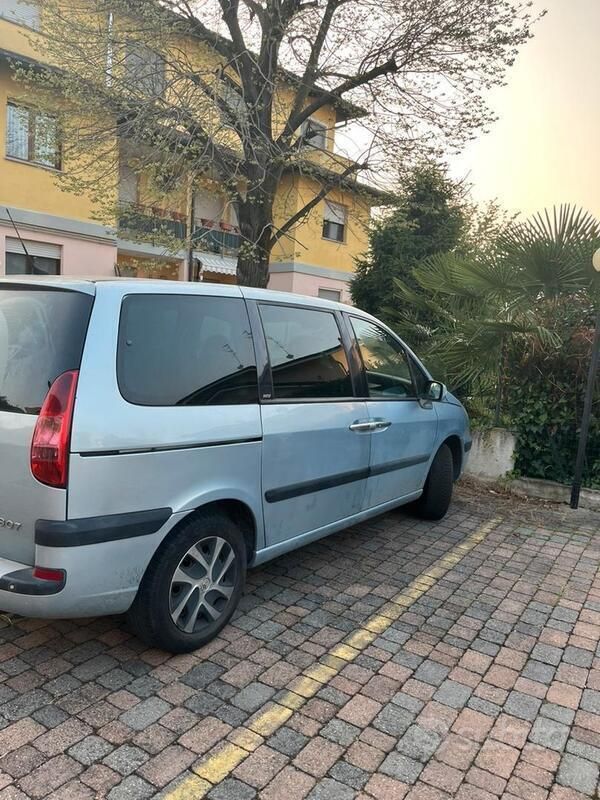 Usata Peugeot 807 107 CV (78 kW) 2005 Monovolume