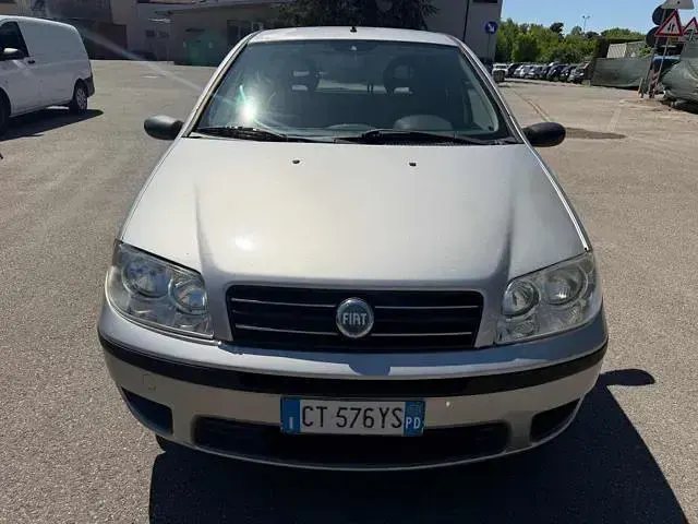 Usata Fiat Punto Active 59 CV (43 kW) 2005 Grigio Utilitaria