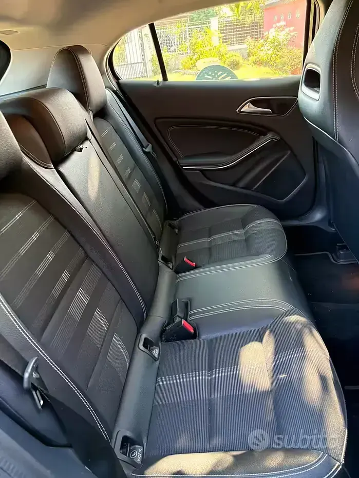 Usata Mercedes GLA180 122 CV (89 kW) 2019 Nero SUV