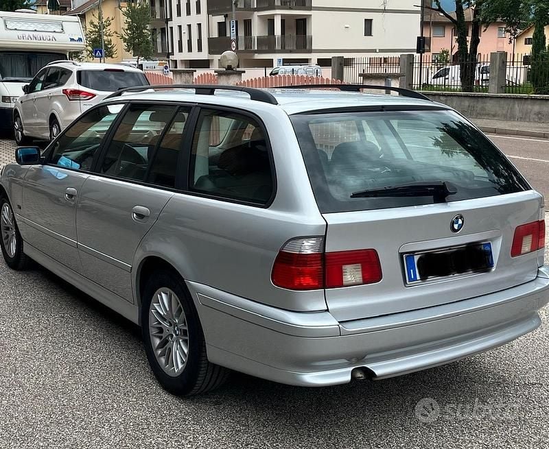 Usata BMW 530 193 CV (141 kW) 2003 Grigio Station wagon