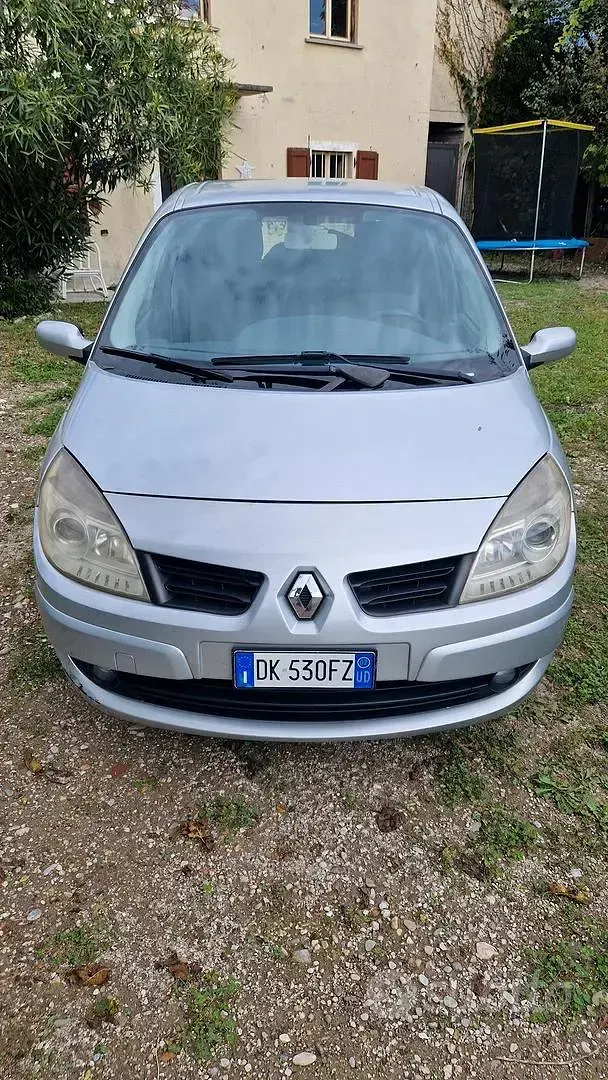 Usata Renault Scénic II 106 CV (77 kW) 2007 Grigio Monovolume