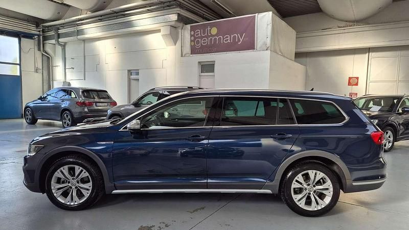 Usata VW Passat Alltrack 190 CV (139 kW) 2020 Blu/azzurro Station wagon