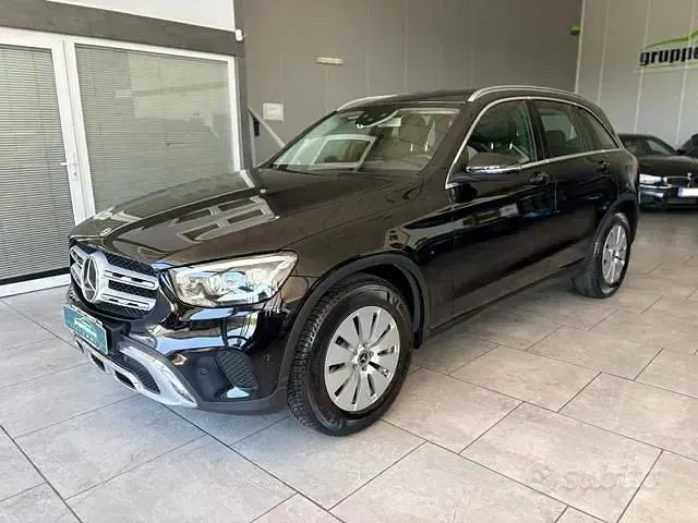 Usado Mercedes GLC300 245 CV (180 kW) 2020 Negro SUV