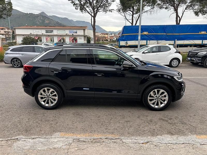 Usata VW T-Roc 150 CV (110 kW) 2025 Nero SUV