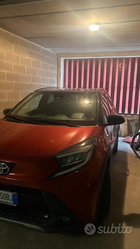 Usata Toyota Aygo X 72 CV (52 kW) 2022 Rosso SUV
