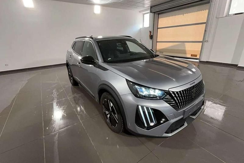 Usata Peugeot 2008 Allure 101 CV (74 kW) 2024 Grigio SUV