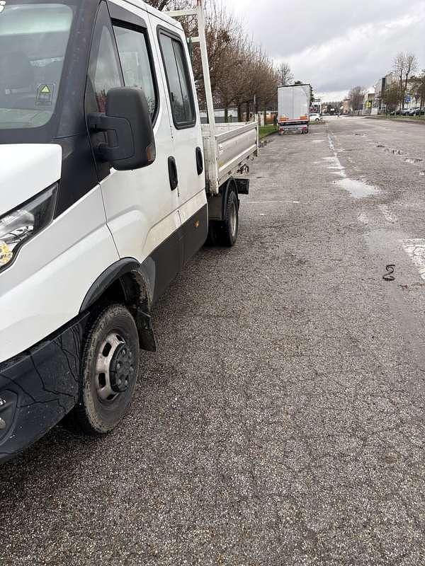 Usata Iveco Daily 160 CV (117 kW) 2020 Bianco