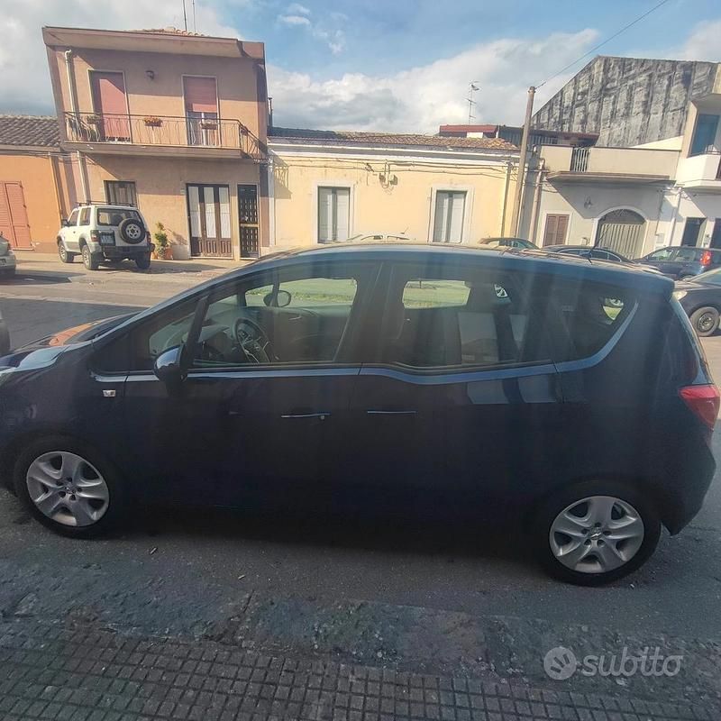 Usata Opel Meriva 120 CV (88 kW) 2016 Blu Monovolume