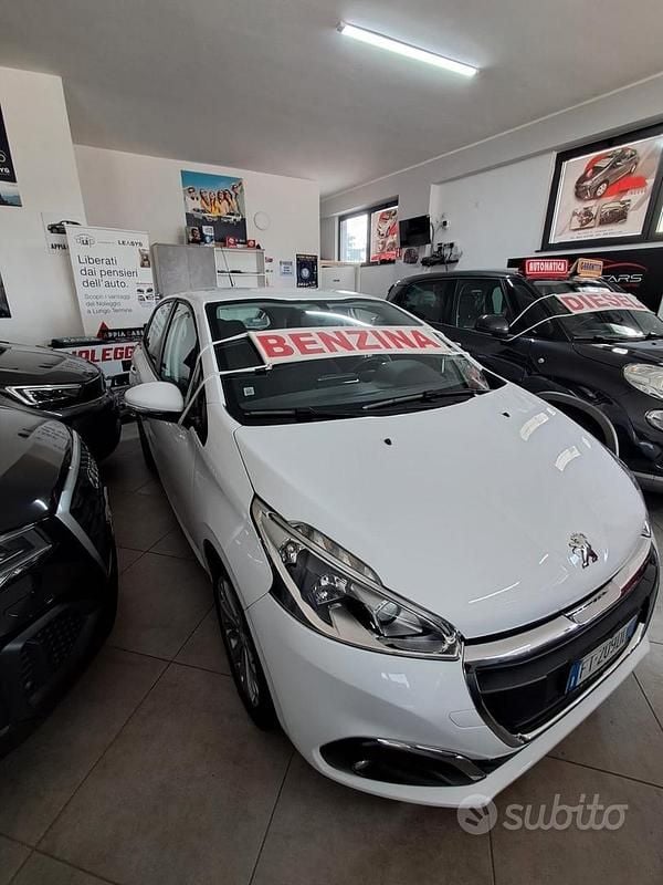 Usata Peugeot 208 Allure 82 CV (60 kW) 2018 Bianco Utilitaria