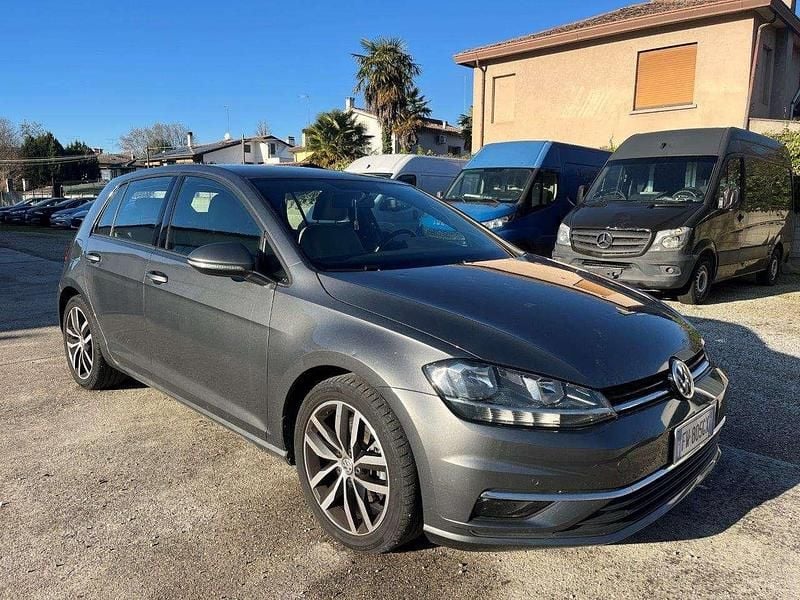 Grigio Usata 2019 VW Golf VII Business Tre volumi | 11.300 € (Super prezzo) - Immagine 1/4