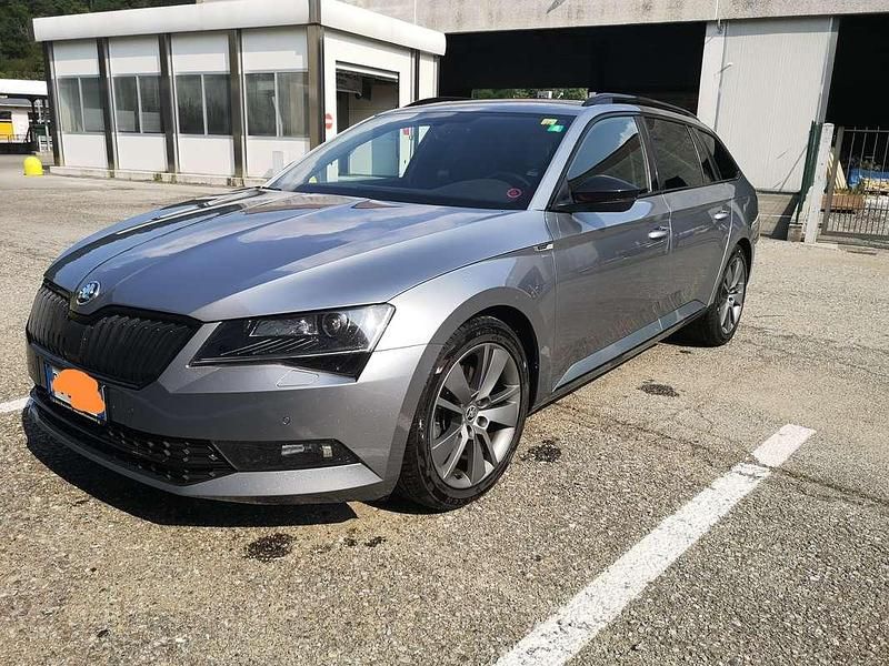 Usata Skoda Superb SportLine 190 CV (139 kW) 2017 Argento Station wagon