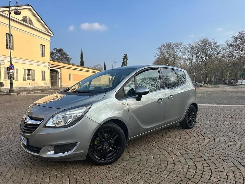 Usata Opel Meriva 120 CV (88 kW) 2014 Argento Monovolume