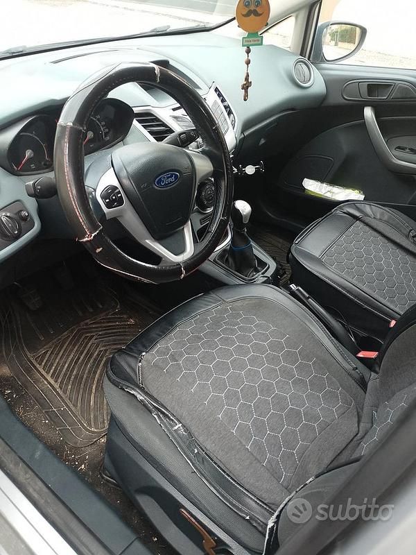 Usata Ford Fiesta 70 CV (51 kW) 2011 Utilitaria