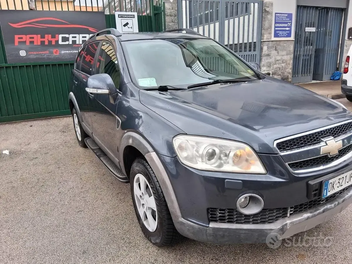 Usata Chevrolet Captiva LS 150 CV (110 kW) 2007 Bluazzurro SUV