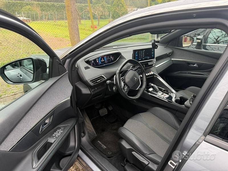 Usata Peugeot 3008 131 CV (96 kW) 2023 Grigio SUV