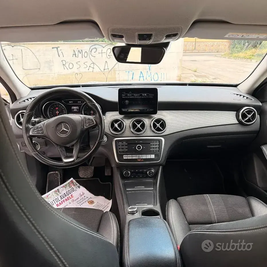 Usata Mercedes GLA200 136 CV (100 kW) 2018 Grigio SUV