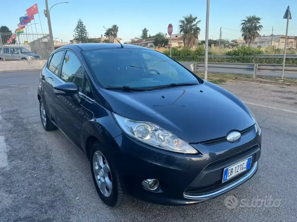 Second-hand Ford Fiesta Titanium 92 CP (67 kW) 2010 Gri Berlinǎ