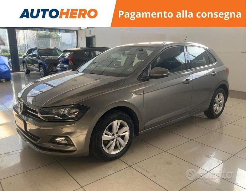 Grigio Usata 2018 VW Polo Comfortline Tre volumi | 11.899 € (Buon prezzo) - Immagine 1/2