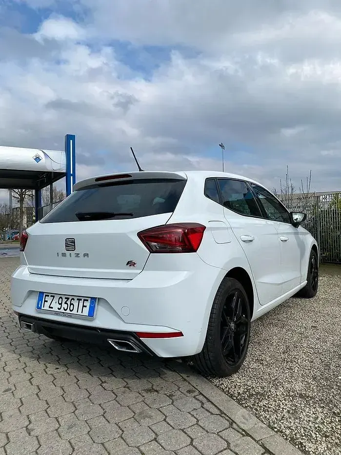 Usata Seat Ibiza 90 CV (66 kW) 2019 Bianco Utilitaria