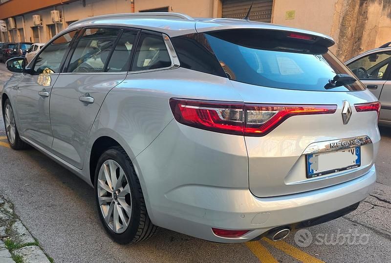 Usata Renault Mégane GrandTour 116 CV (85 kW) 2020 Grigio Station wagon
