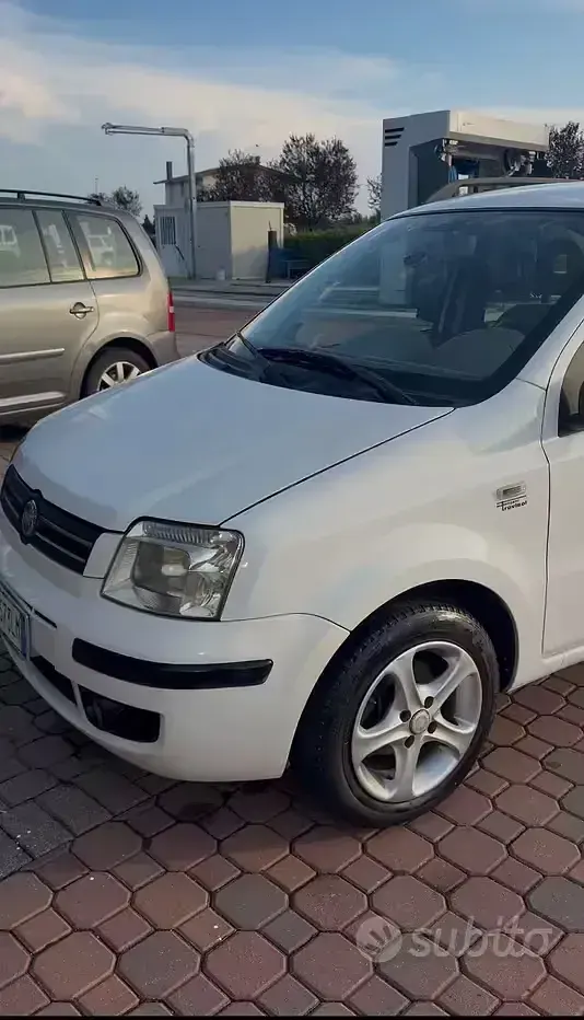 Usata Fiat Panda Dynamic 60 CV (44 kW) 2004 Bianco Utilitaria