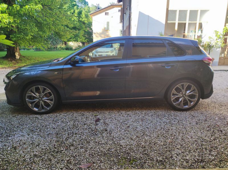 Usata Hyundai i30 136 CV (100 kW) 2020 Grigio Berlina
