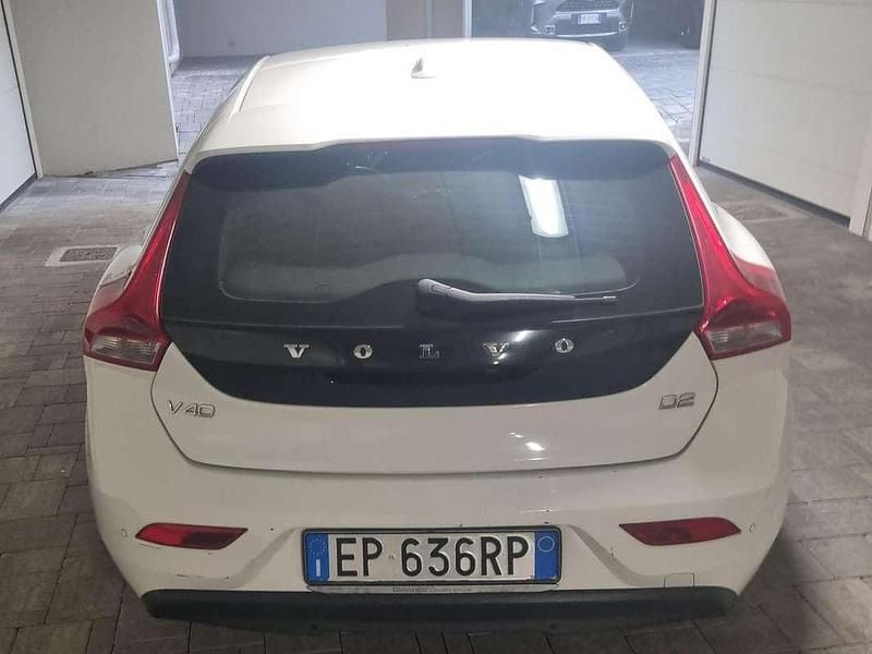 Usata Volvo V40 Momentum 114 CV (83 kW) 2012 Bianco Utilitaria