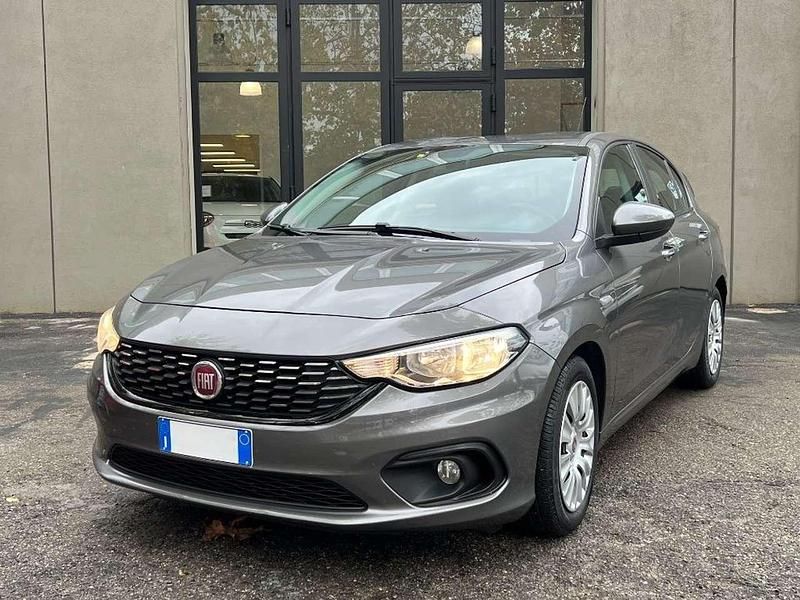 Usata Fiat Tipo Lounge 95 CV (69 kW) 2017 Antracite Berlina
