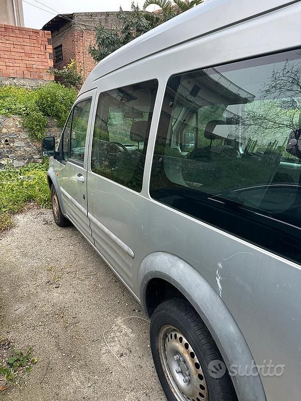 Usado Ford Transit 90 CV (66 kW) 2006 Gris Familiar