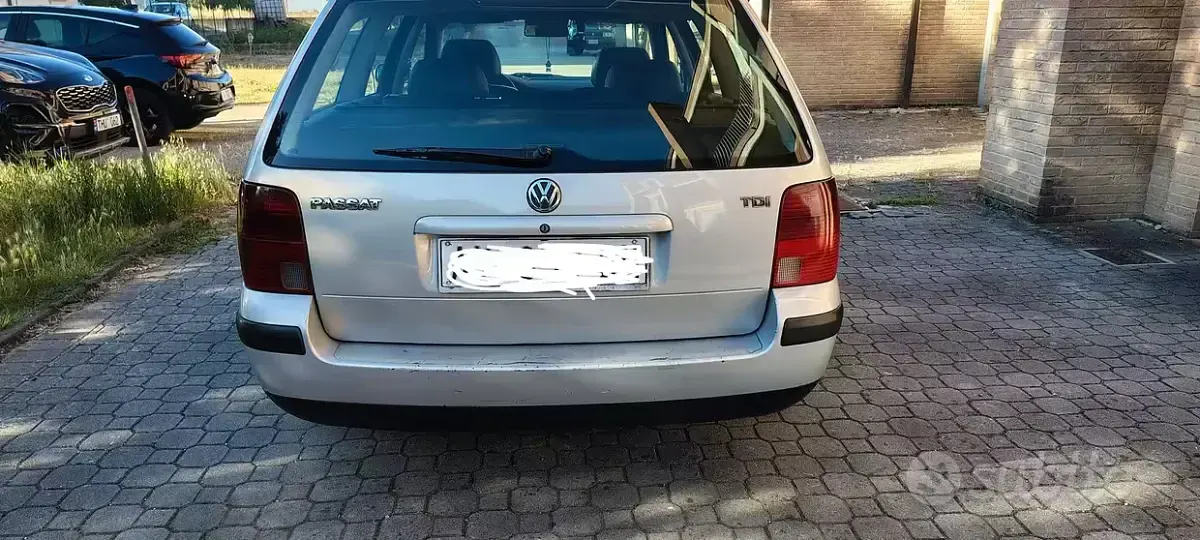 Usata VW Passat 110 CV (80 kW) 1998 Grigio Station wagon