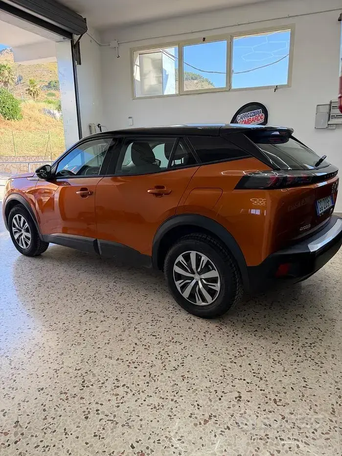 Usata Peugeot 2008 S 102 CV (75 kW) 2021 Arancione SUV