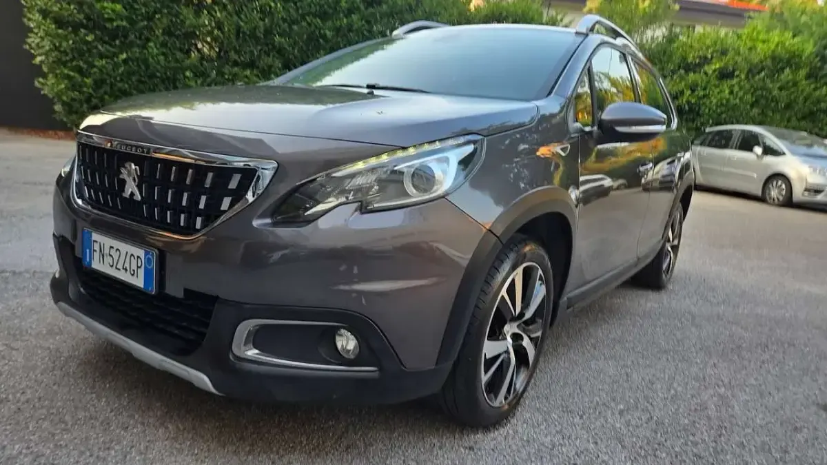 Usata Peugeot 2008 Allure 99 CV (72 kW) 2018 Grigio SUV