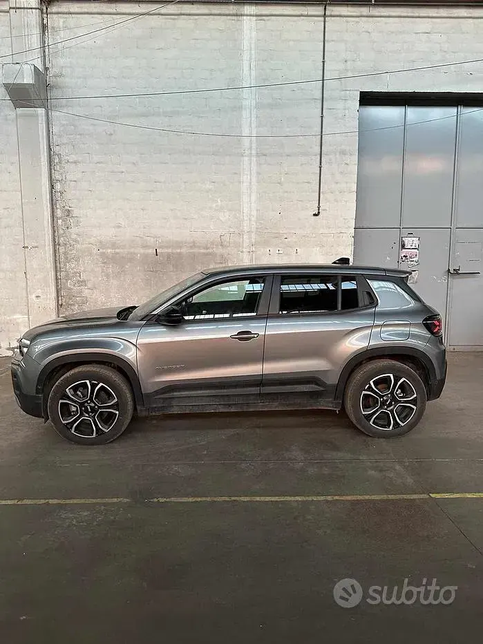 Usata Jeep Avenger EV Summit 61 kW (84 CV) 2024 Grigio SUV